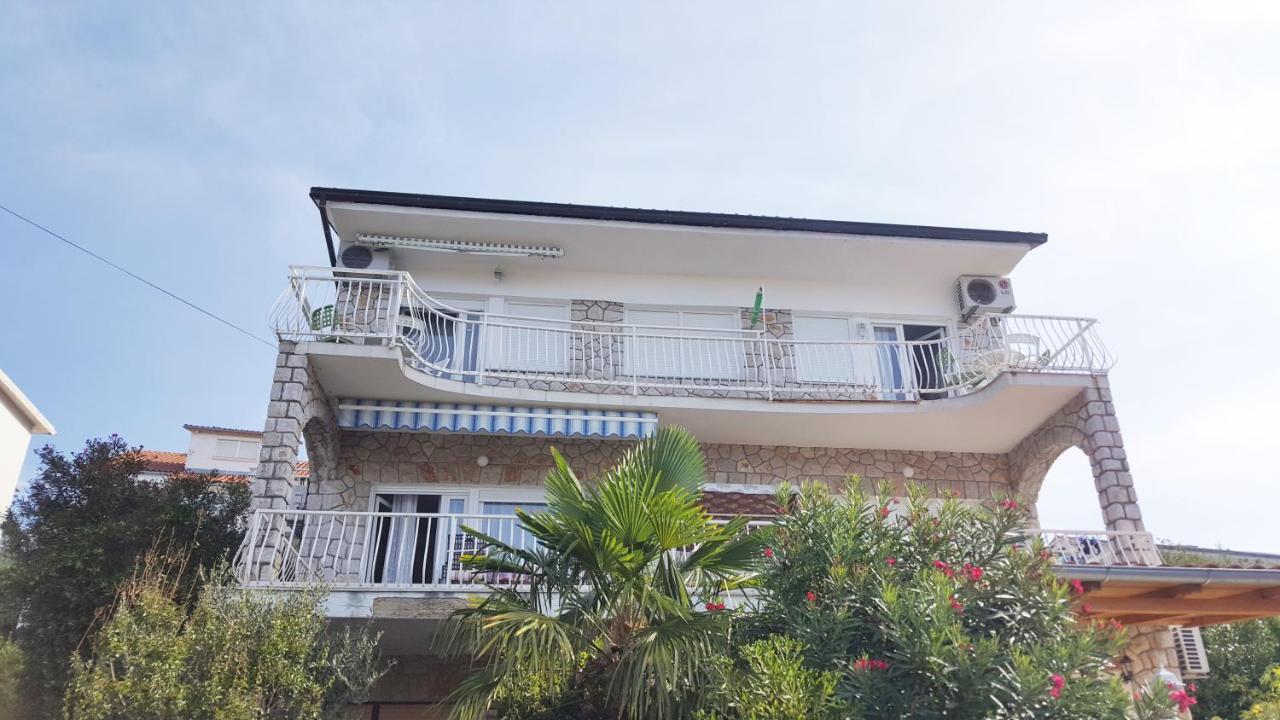 Apartmani Mali Selce Exterior photo