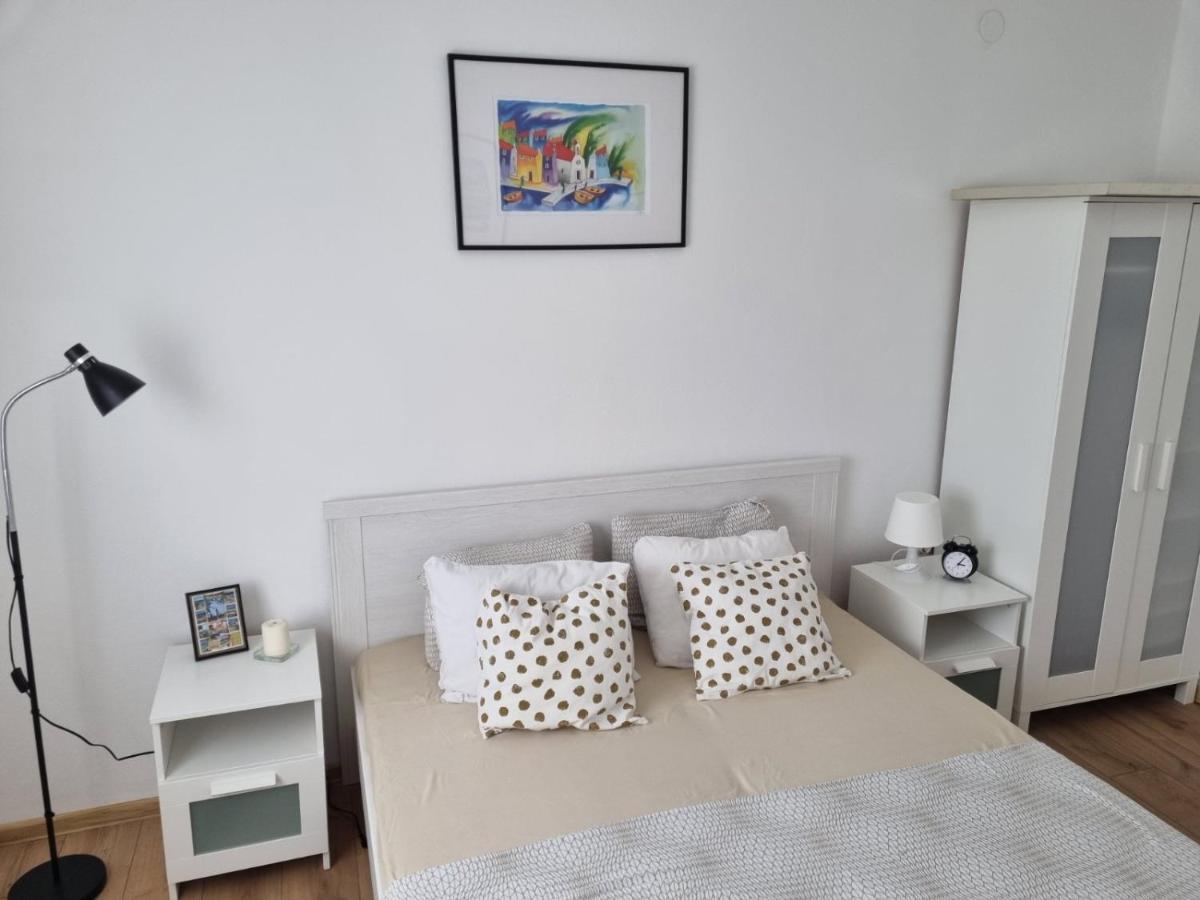 Apartmani Mali Selce Exterior photo