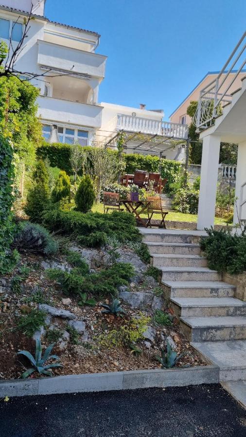 Apartmani Mali Selce Exterior photo