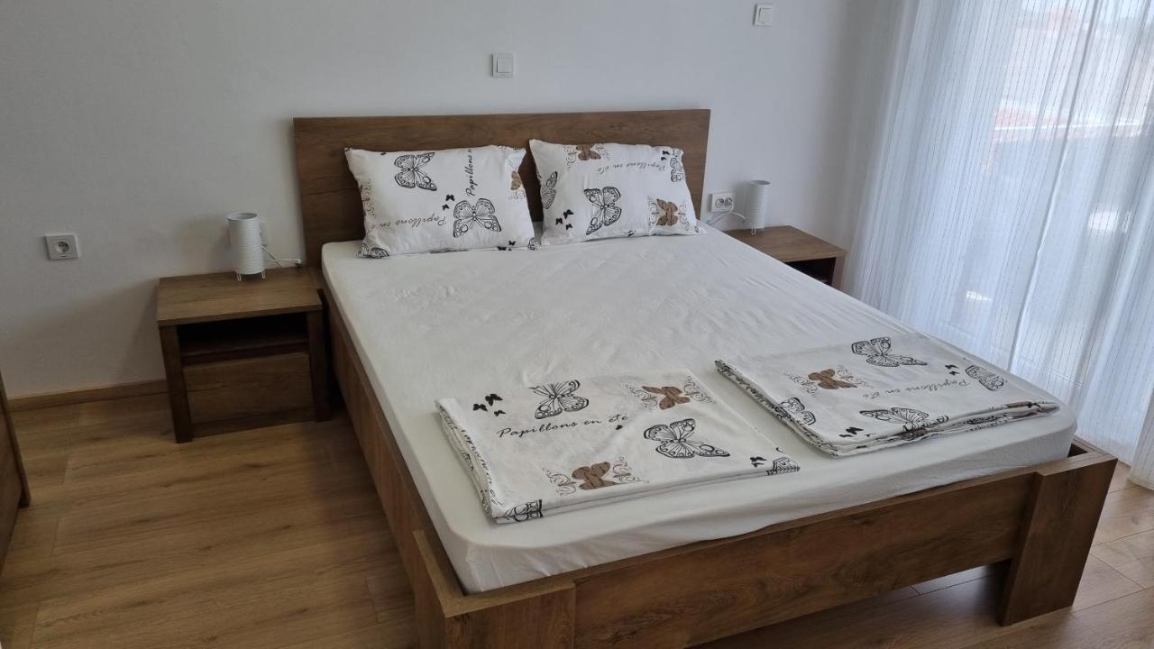 Apartmani Mali Selce Exterior photo