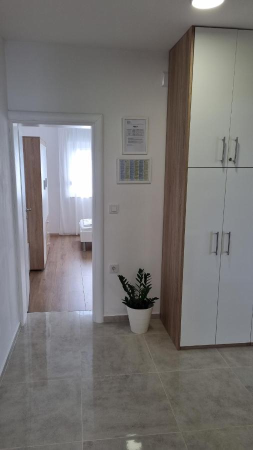 Apartmani Mali Selce Exterior photo