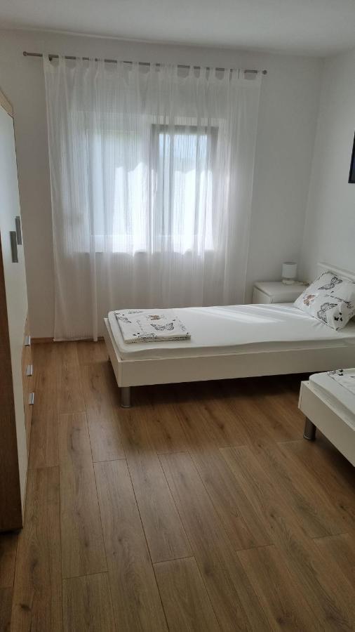 Apartmani Mali Selce Exterior photo